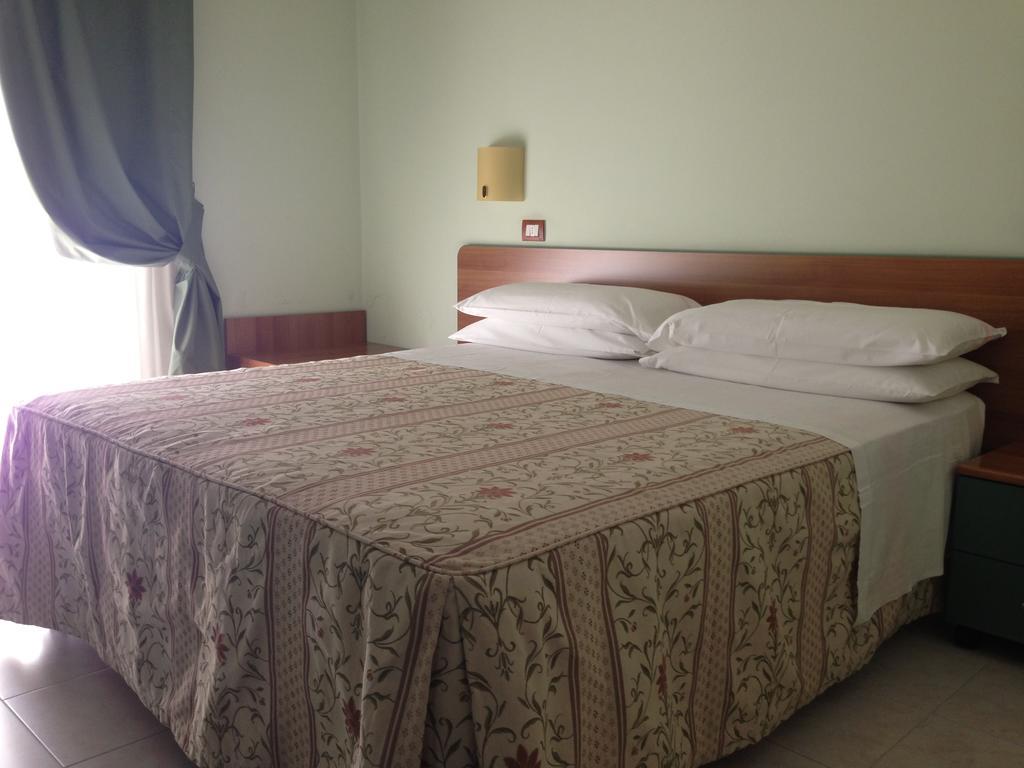 רוזטו דליי אברוצי La Perla B&B Hotel מראה חיצוני תמונה